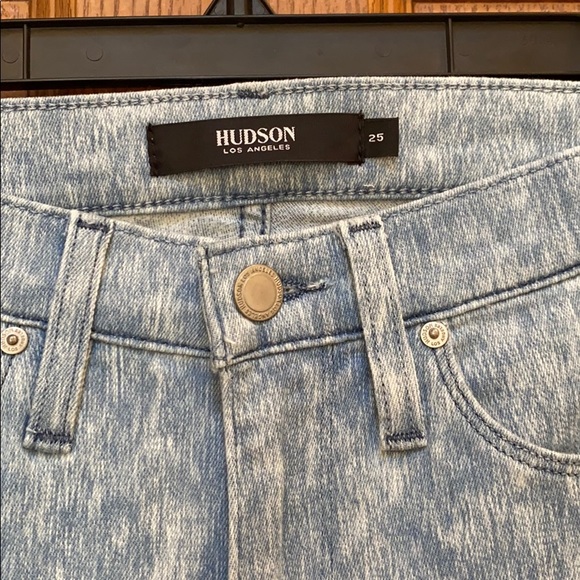 Hudson jeans - Light Acid Wash Type Print NWT - Picture 3 of 6